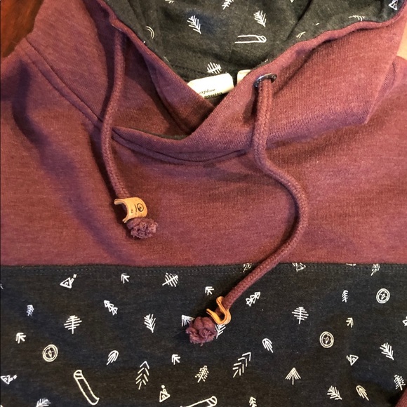 Ten tree sweatshirt lot. - Picture 7 of 7